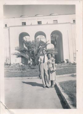 Tonina and Ċensinu on their honeymoon