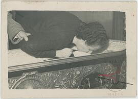 Bice Mizzi next to her husband’s corpse