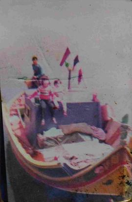 Salvatore Davì's children on his fishing boat