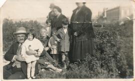 Maurice Mifsud Bonnici with relatives